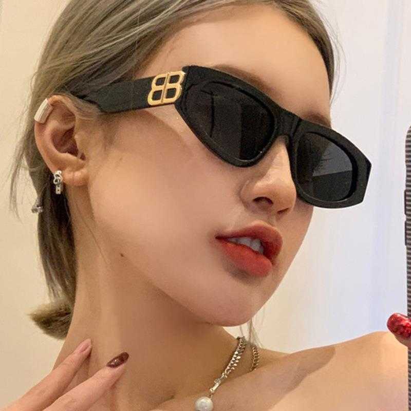 Fashion Hong Kong Style Elegant Sunglasses Female Olive Green Cat Triangle Retro
Fashion Hong Kong Style Elegant Sunglasses Female Olive Green Cat Triangle Retro