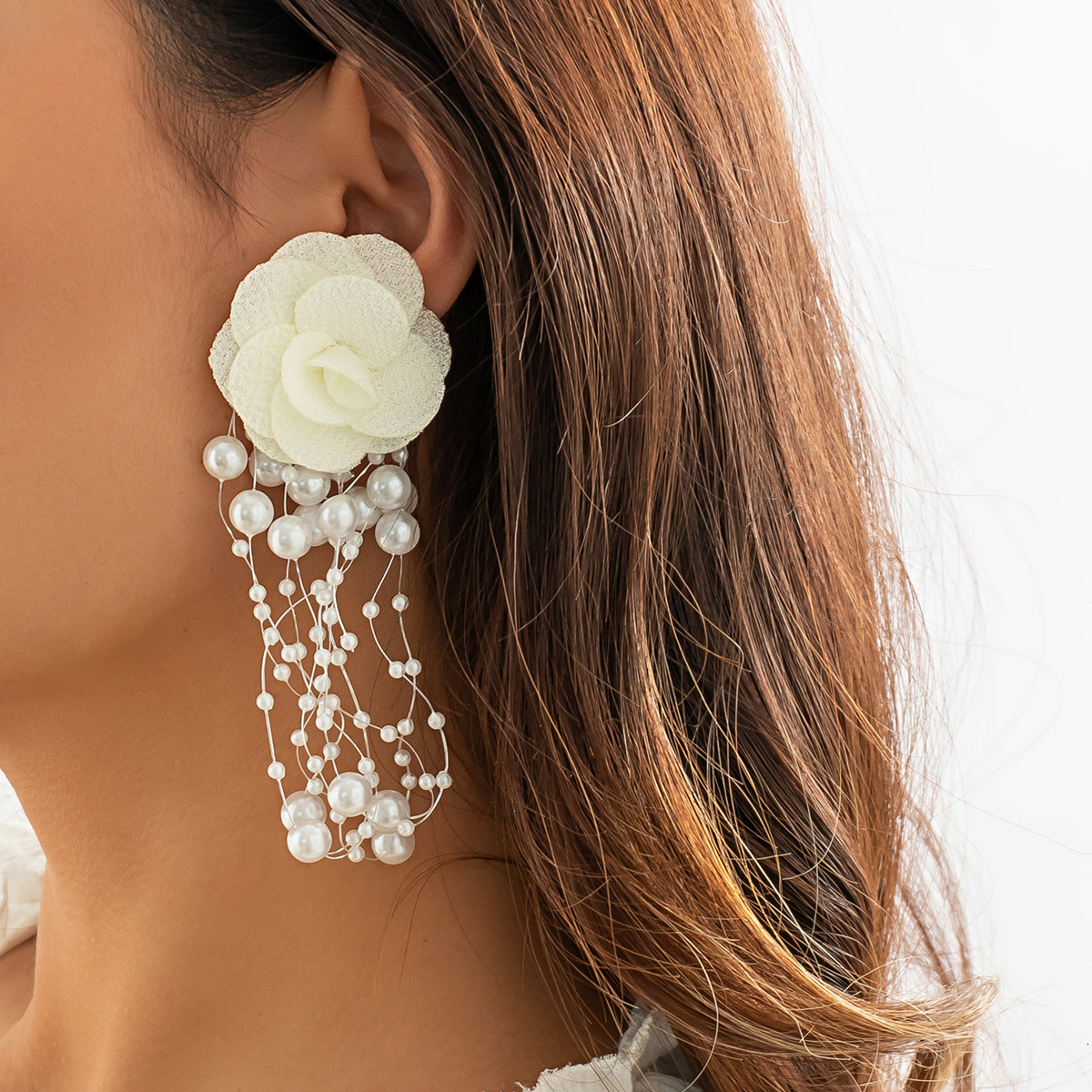 Stud Big Flower with Pearl Tassels Chain Earrings for Women Trendy Wedding Long Hanging Earring 2023 Fashion Jewelry Accessories Gift 230410
Stud Big Flower with Pearl Tassels Chain Earrings for Women Trendy Wedding Long Hanging Earring 2023 Fashion Jewelry Accessories Gift 230410