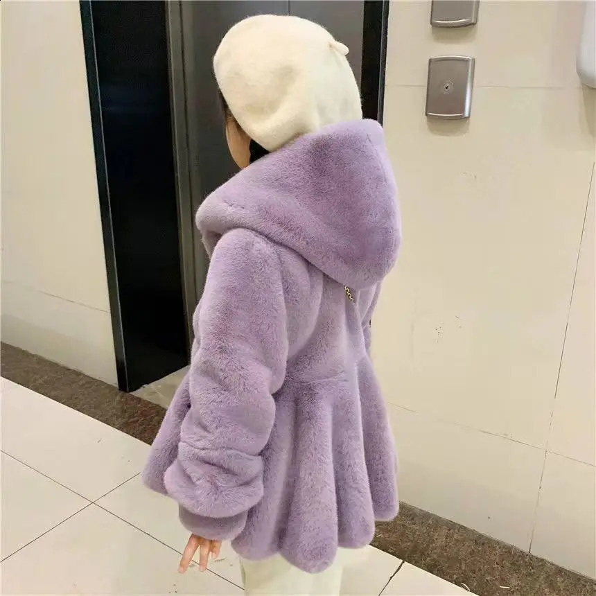 Jackets Fashion Baby Winter Warm Fur Coats For Girls Long Sleeve Hoo ded Jacket Christmas Party Kids Outwear Clothing 231109