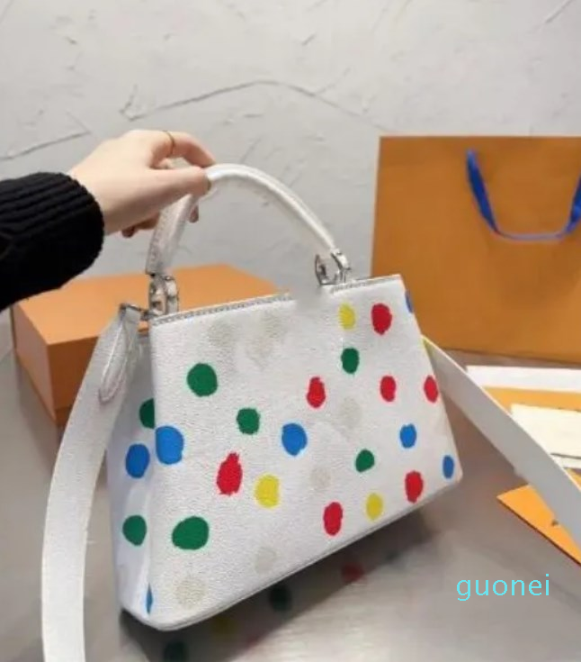Women bags Totes Litchi grain Taurillon handbag Fashion Shopping Satchels shoulder cross body outdoor messenger bags Capucines Luxury designer purses 2023, Split
Women bags Totes Litchi grain Taurillon handbag Fashion Shopping Satchels shoulder cross body outdoor messenger bags Capucines Luxury designer purses 2023, Split