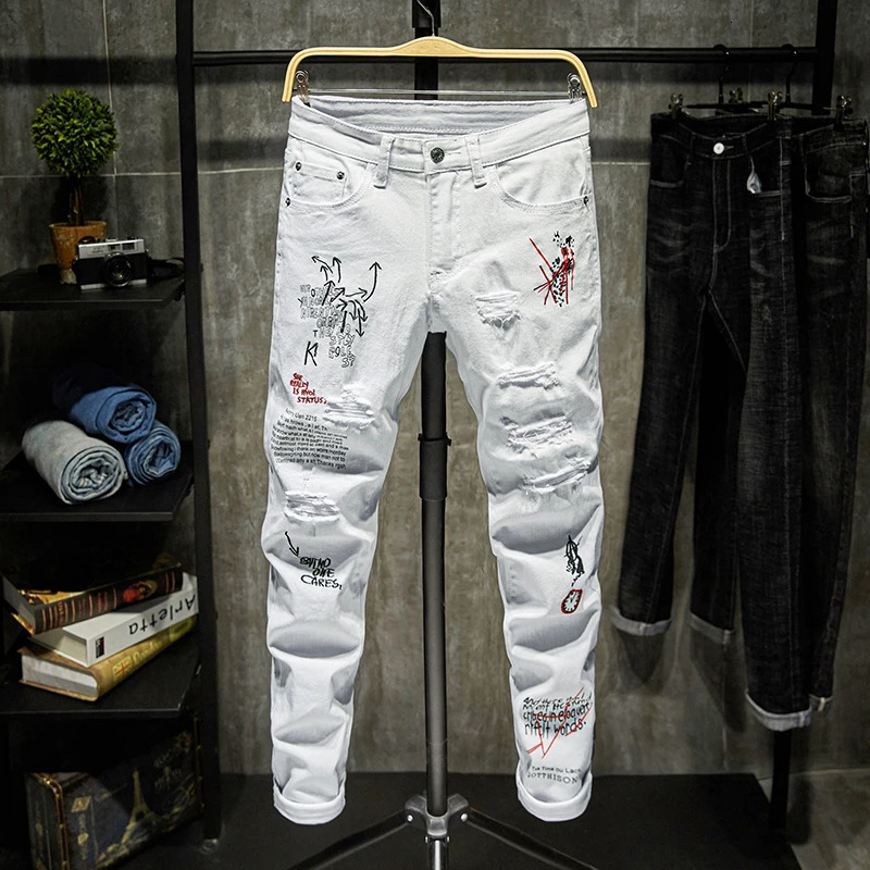 Men's Jeans Fashion Trendy Embroidery letters Men College Boys Skinny Runway Zipper Denim Pants Destroyed Ripped Jeans Black White Jeans 231110