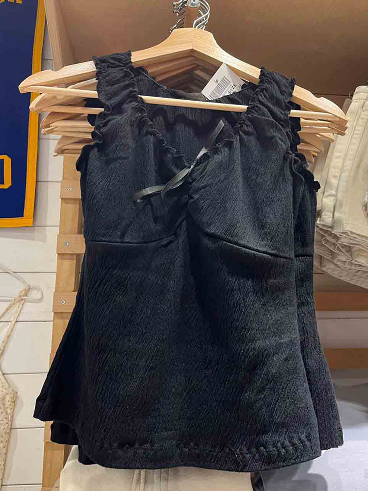Camisoles Tanks Vintage Ruffles V Neck Tank Top Summer Retro Solid Sleeveless Slim Y2k Crop Top Female Sweet Cute Cotton Bow Vests 2023 230410, White
Camisoles Tanks Vintage Ruffles V Neck Tank Top Summer Retro Solid Sleeveless Slim Y2k Crop Top Female Sweet Cute Cotton Bow Vests 2023 230410, White