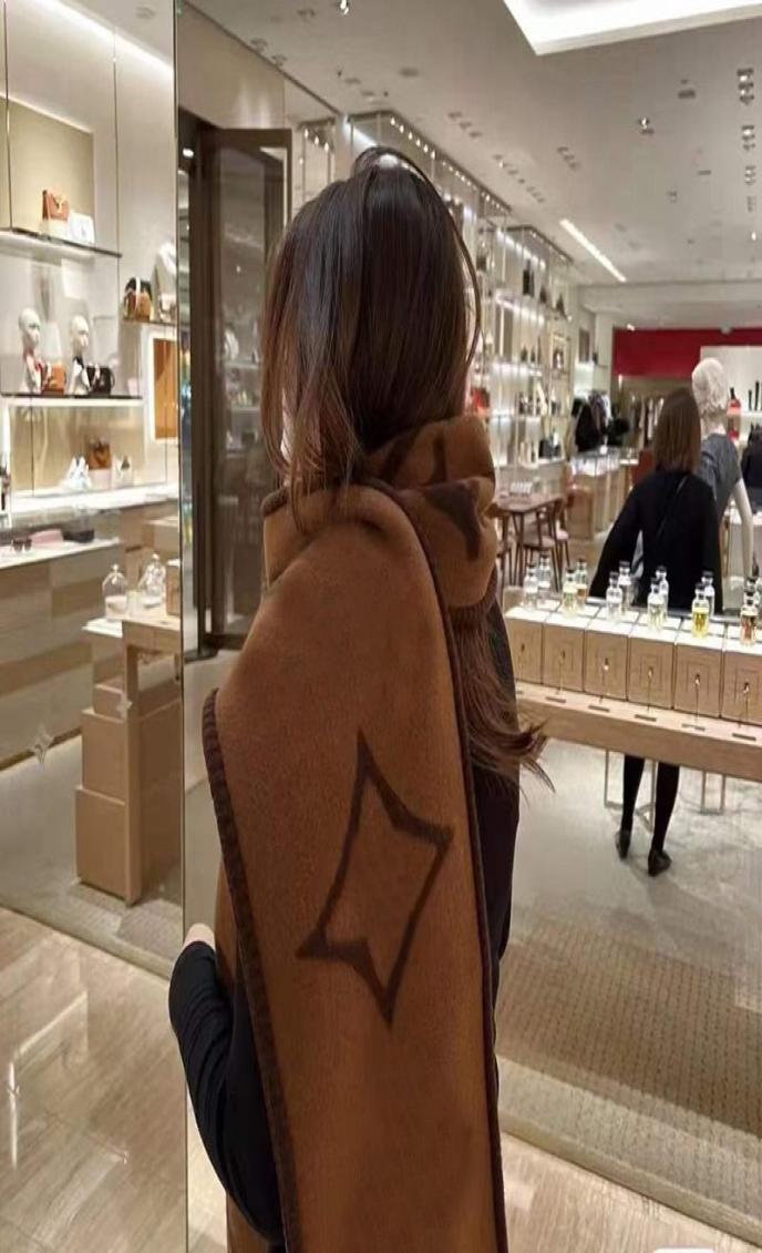 2023 New Luxury V Scarf Cashmere Thick Shawl Women Long Winter Wram Pashmina Wraps Hijab with Tassel Bufanda Foulard 20239595840
2023 New Luxury V Scarf Cashmere Thick Shawl Women Long Winter Wram Pashmina Wraps Hijab with Tassel Bufanda Foulard 20239595840