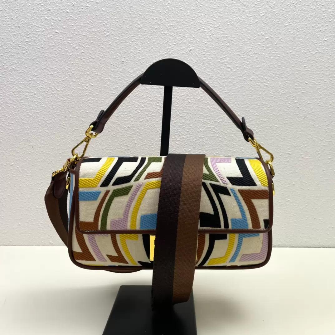 2023 Designers Women Shoulder Bags Tote Luxury Crossbody Bag Wallet Embroidery Decorate Leisure Fashion Womens Totes Purse Spot goods
2023 Designers Women Shoulder Bags Tote Luxury Crossbody Bag Wallet Embroidery Decorate Leisure Fashion Womens Totes Purse Spot goods