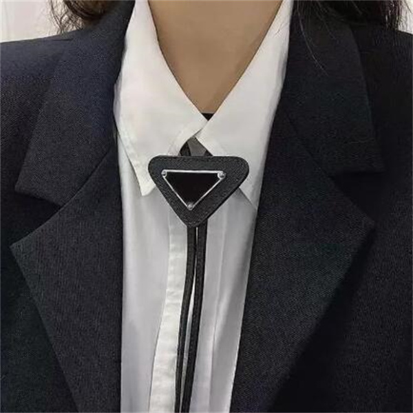 Top Designer ties Fashion leather ties bow ties Men's and women's ties with patterned letter ties fur solid color ties 4 colors GC2461