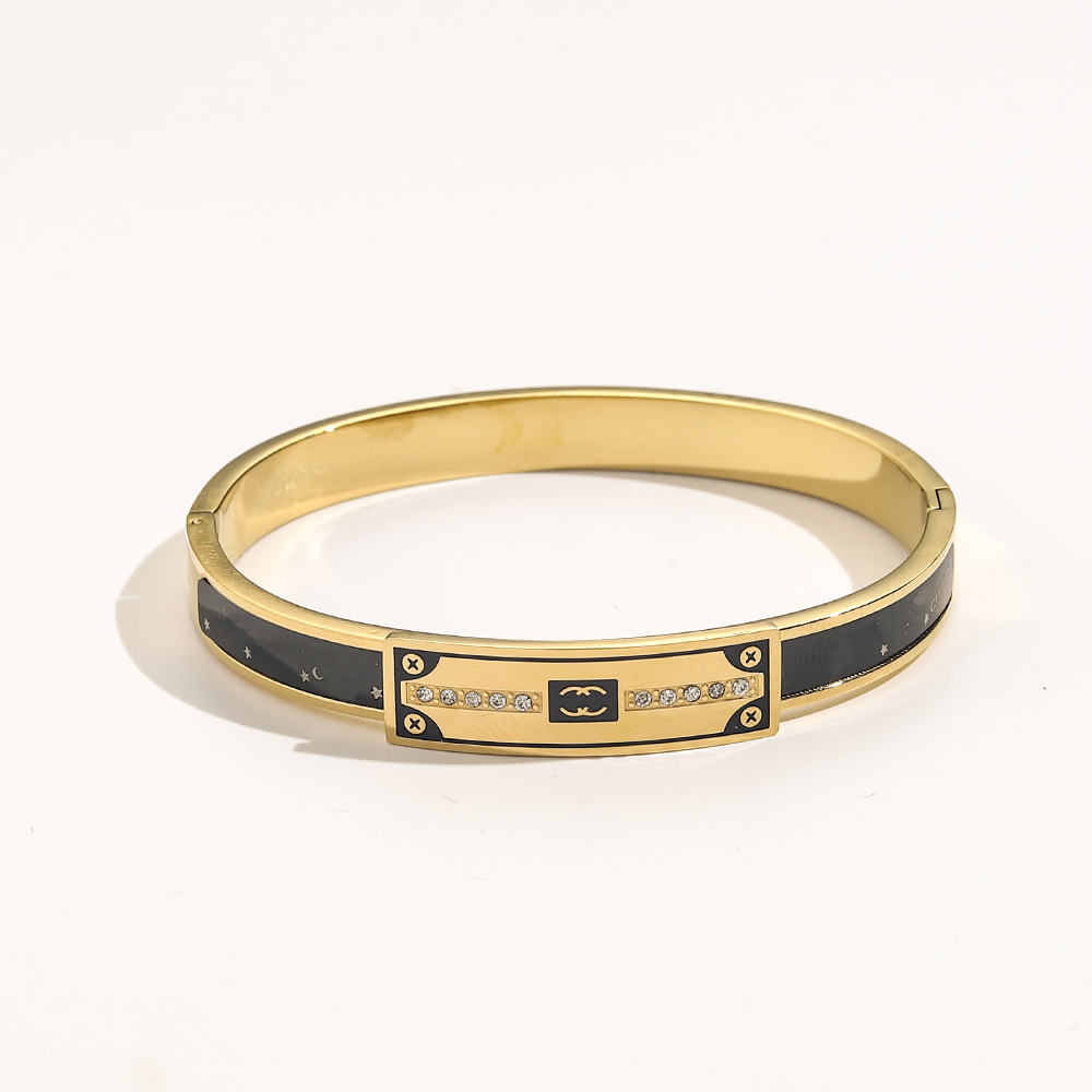 Luxury 18K Gold Love Bangle Bracelet Luxury Spring Jewelry Diamond Bracelet Charming Women Romantic Party Gift Cuff Bracelet Jewelry wholesale ZG1303 
Luxury 18K Gold Love Bangle Bracelet Luxury Spring Jewelry Diamond Bracelet Charming Women Romantic Party Gift Cuff Bracelet Jewelry wholesale ZG1303