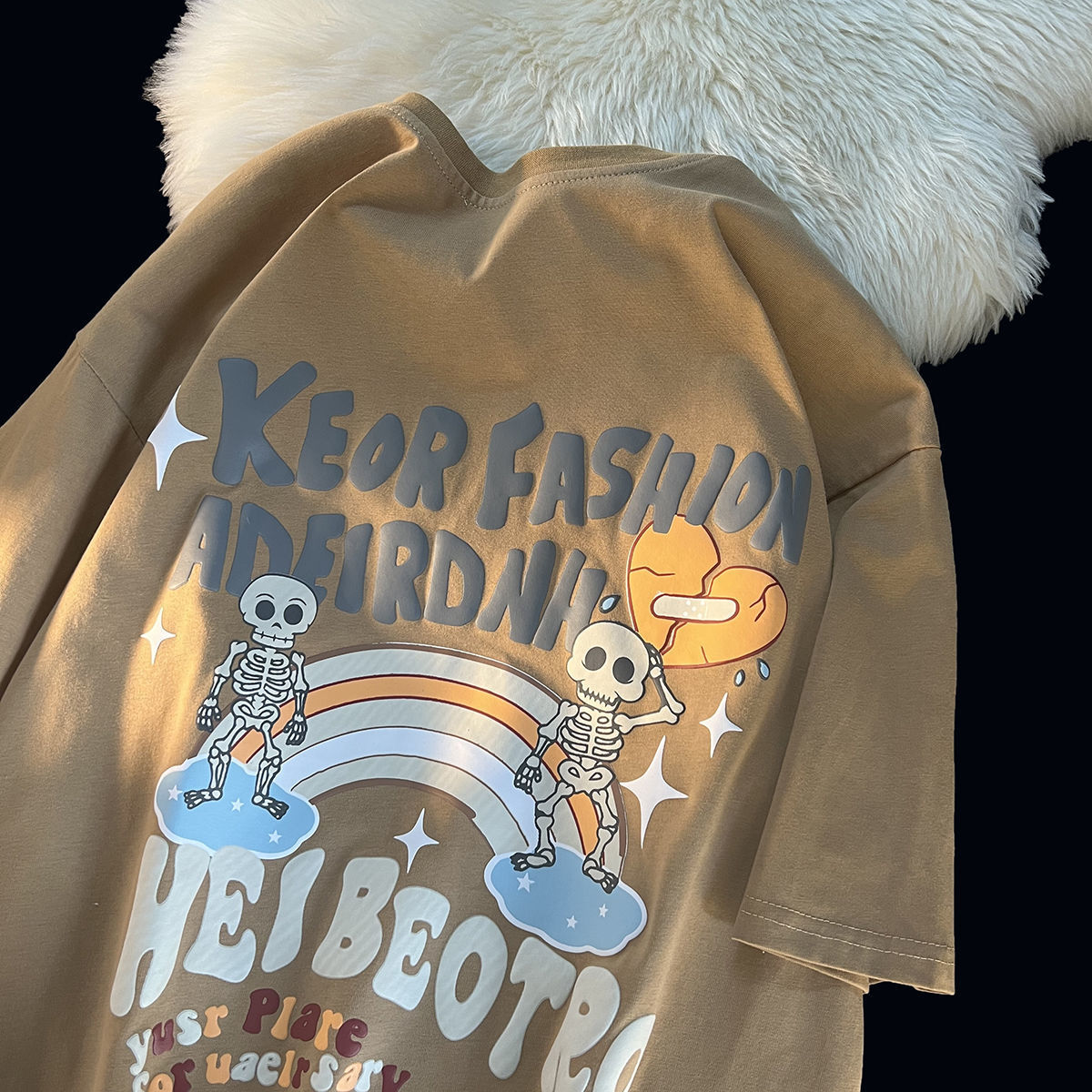 Men' T-Shirts American style retro street short sleeved t shirt Men and women fashion couple t-shirt loose design hip hop half-sleeved top 230410, White
Men' T-Shirts American style retro street short sleeved t shirt Men and women fashion couple t-shirt loose design hip hop half-sleeved top 230410, White