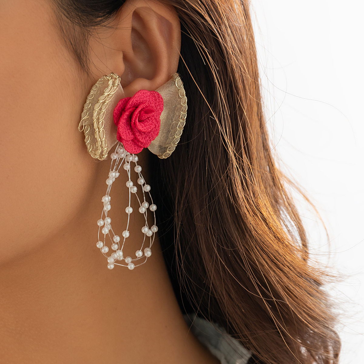 Stud Fabric Flower with Long Pearl Tassels Earrings for Women Elegant Charms Wedding Drop Hanging 2023 Fashion Jewelry Gifts 230410
Stud Fabric Flower with Long Pearl Tassels Earrings for Women Elegant Charms Wedding Drop Hanging 2023 Fashion Jewelry Gifts 230410