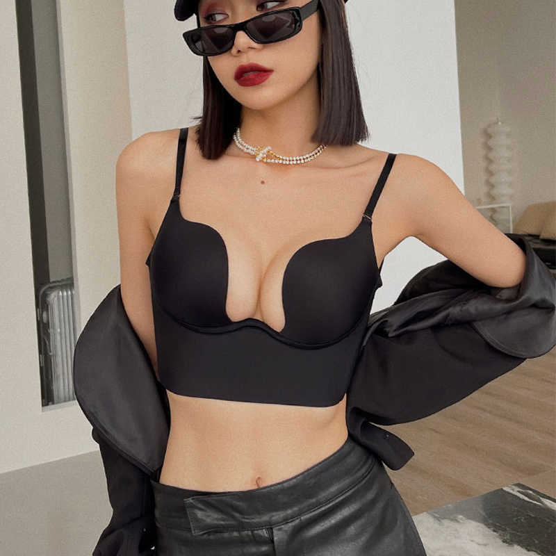 Bras Sets New Women Glossy Seamless Underwear Sexy Deep U Push Up Bra Set Summer Backless Invisible Lingerie Adjustable Strap Brassiere AA230410, White
Bras Sets New Women Glossy Seamless Underwear Sexy Deep U Push Up Bra Set Summer Backless Invisible Lingerie Adjustable Strap Brassiere AA230410, White