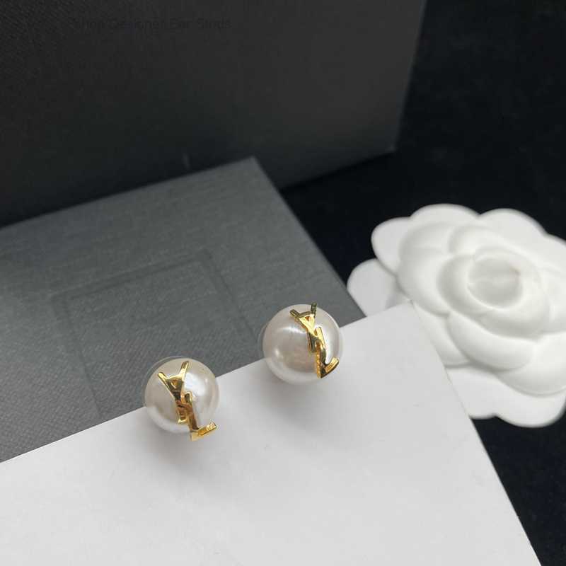 Stud New 2022 Ear Studs Designer Jewelry Womens Earrings Letters Pearl Earing Boucle Hoops Accessories for Party D228311f SY0Z
Stud New 2022 Ear Studs Designer Jewelry Womens Earrings Letters Pearl Earing Boucle Hoops Accessories for Party D228311f SY0Z