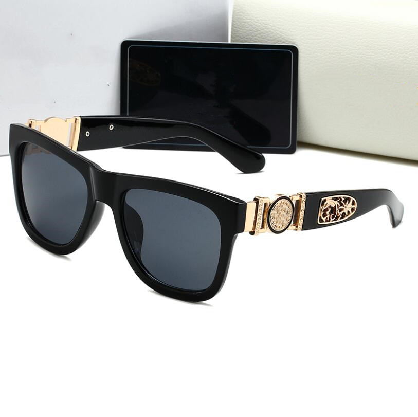 Wholesale Designer Sunglasses Original Eyeglasses Outdoor Shades PC Frame Fashion Classic Lady Mirrors for Women and Men Glasses
Wholesale Designer Sunglasses Original Eyeglasses Outdoor Shades PC Frame Fashion Classic Lady Mirrors for Women and Men Glasses
