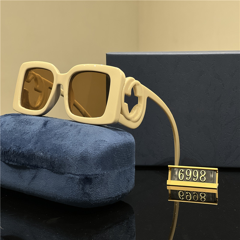 Designer Sunglasses For Women and Men Fashion Cat Eyes Model Special UV 400 Protection Letter Big Leg Double Beam Frame Outdoor Design Alloy Pearl Sunglasses 6998
Designer Sunglasses For Women and Men Fashion Cat Eyes Model Special UV 400 Protection Letter Big Leg Double Beam Frame Outdoor Design Alloy Pearl Sunglasses 6998