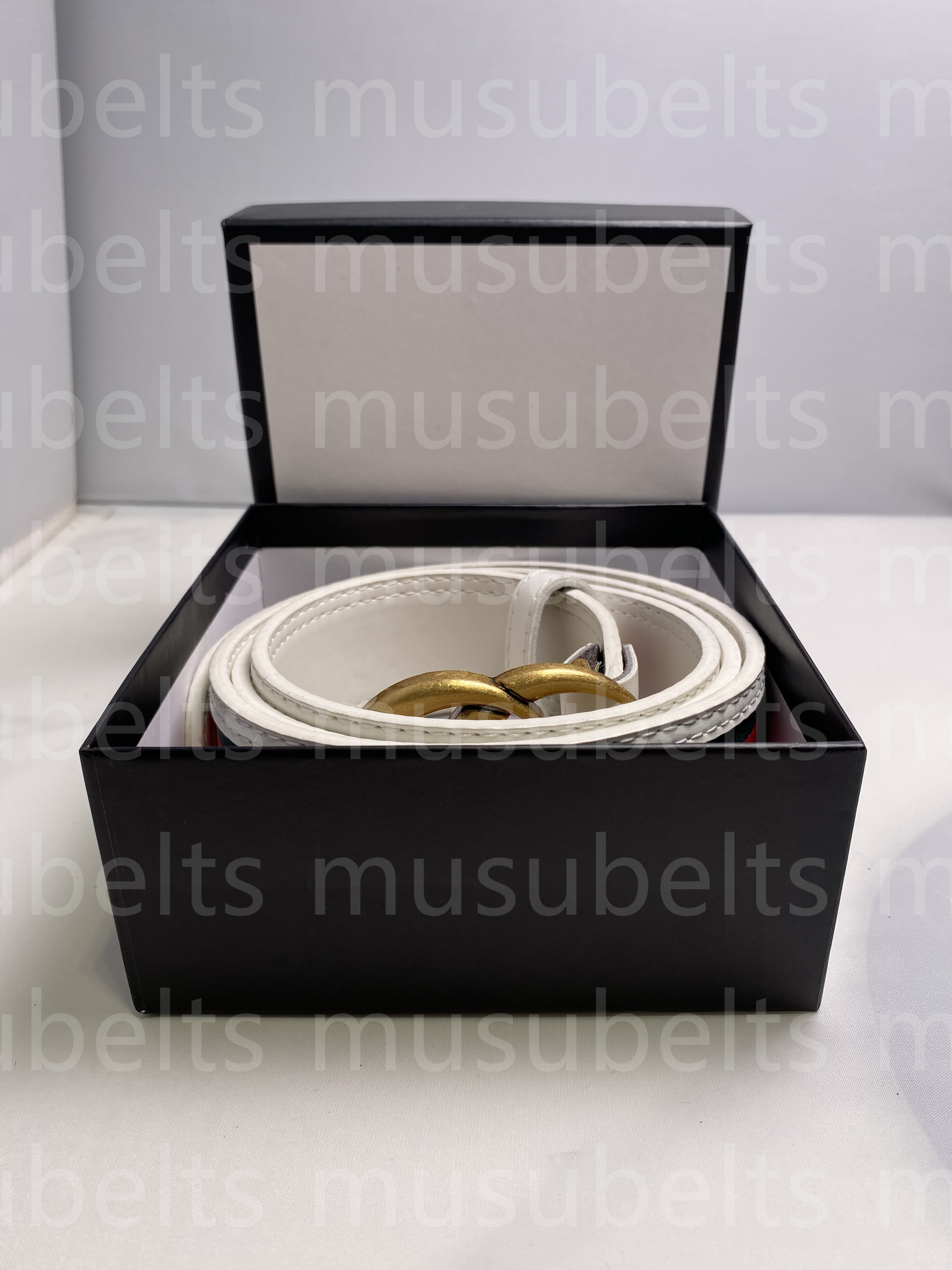 fashion designer mens belts for womens belt Classic Pearl big buckle diamond buckles women waistband Width 3.8cm leather lovers leash with box, Customize
fashion designer mens belts for womens belt Classic Pearl big buckle diamond buckles women waistband Width 3.8cm leather lovers leash with box, Customize