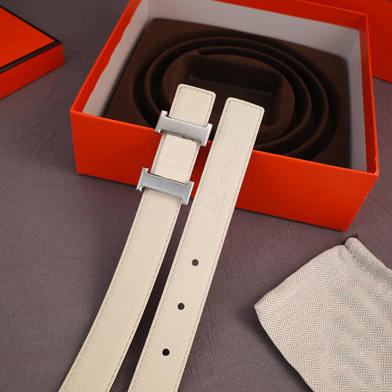 Mens Classic Genuine Leather Belts Woman Womens Luxury Designer belt Waistband Cintura Ceinture Golden Silver Buckle Belt 2.4cm 2304103BF, 2.4cm width
Mens Classic Genuine Leather Belts Woman Womens Luxury Designer belt Waistband Cintura Ceinture Golden Silver Buckle Belt 2.4cm 2304103BF, 2.4cm width