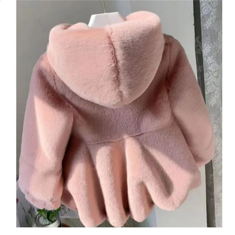Jackets Fashion Baby Winter Warm Fur Coats For Girls Long Sleeve Hoo ded Jacket Christmas Party Kids Outwear Clothing 231109