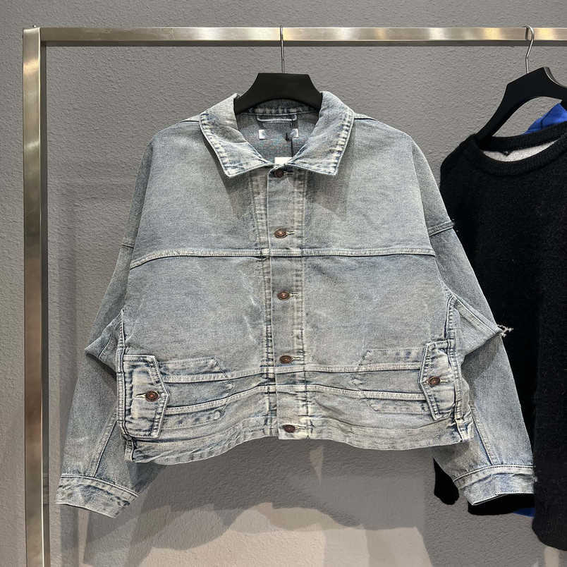 Womens Designer t shirt tracksuit Shirt High Version Product Trend Washed Old Reversed Denim Cardigan Jacket Men, Wash water black
Womens Designer t shirt tracksuit Shirt High Version Product Trend Washed Old Reversed Denim Cardigan Jacket Men, Wash water black
