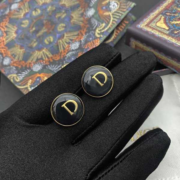 Stud Fashion Designer Earrings for Pearl Jewelry Gold Letters Hoop Earring Diomond Box Wedding Ear s Charm 2022 New 1 UGGF
Stud Fashion Designer Earrings for Pearl Jewelry Gold Letters Hoop Earring Diomond Box Wedding Ear s Charm 2022 New 1 UGGF