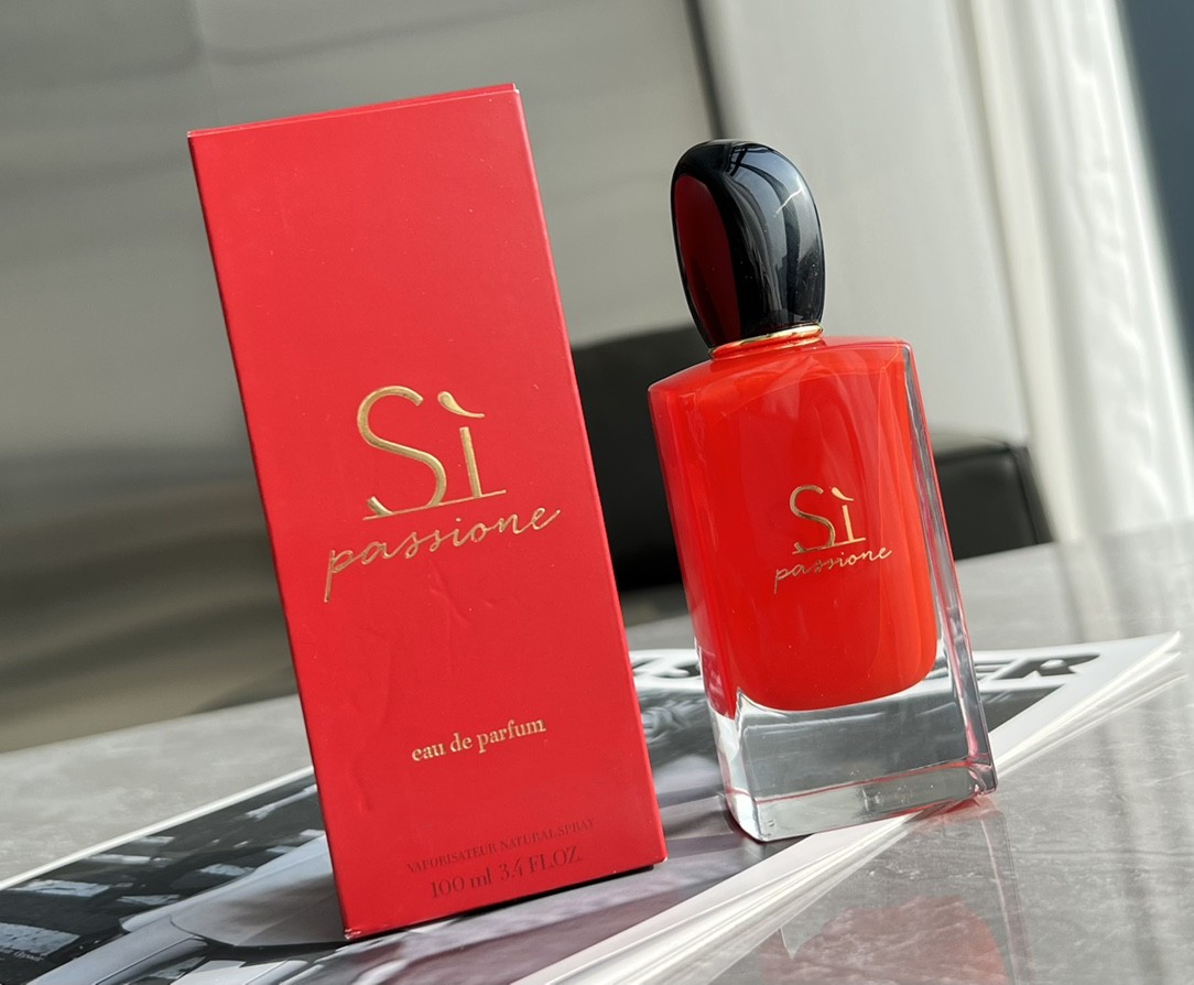 Passione perfume si Angels share Rose on ice Rolling in love good girl gone bad Lady Perfume Spray 50ML EDT EDP Highest 1:1 Quality fast delivery
Passione perfume si Angels share Rose on ice Rolling in love good girl gone bad Lady Perfume Spray 50ML EDT EDP Highest 1:1 Quality fast delivery