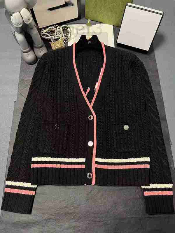 Women' Knits & Tees designer Wool Knitted Cardigan chic 2023ss Button Black Pink Temperament Double Pocket W05O
Women' Knits & Tees designer Wool Knitted Cardigan chic 2023ss Button Black Pink Temperament Double Pocket W05O