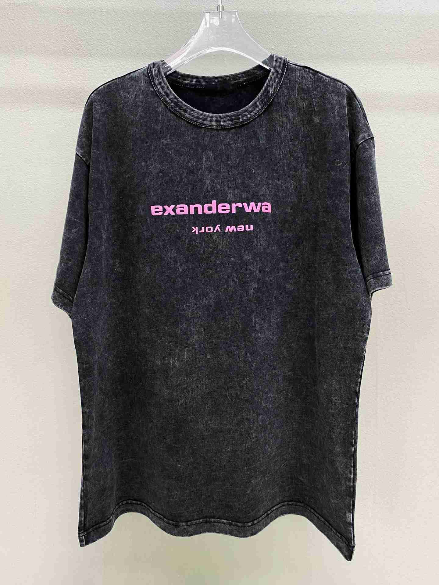 Men' T-Shirts Correct version of aw trendy brand washed old foam printed round neck T-shirt for men wang women loose fitting casual versatile short sleeves J230515, Black powder
Men' T-Shirts Correct version of aw trendy brand washed old foam printed round neck T-shirt for men wang women loose fitting casual versatile short sleeves J230515, Black powder