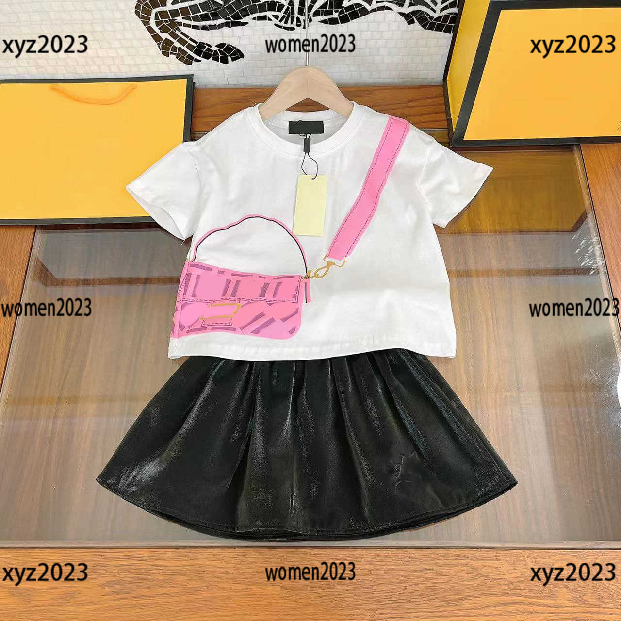 luxury baby clothes kids designer summer suit girls dress New product 2pcs Fashion bag pattern printing T-shirt and skirt Free shipping, #1
luxury baby clothes kids designer summer suit girls dress New product 2pcs Fashion bag pattern printing T-shirt and skirt Free shipping, #1