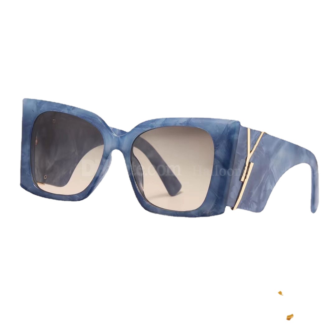 Classic Designer Sunglasses For Women Eyeglasses Goggle Outdoor Beach Sun Glasses For Woman and Man 7 Color Optional Triangular Signature Cat Eye With Orange Box
Classic Designer Sunglasses For Women Eyeglasses Goggle Outdoor Beach Sun Glasses For Woman and Man 7 Color Optional Triangular Signature Cat Eye With Orange Box