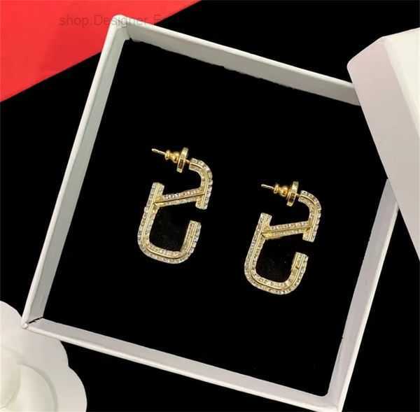 Stud 2023 Fashion Earrings Jewelry Womens Men Designer Earring Ear Studs Letter v Diamonds Luxurys Golden Silver Needle Weote with Box 68 1 Y3H5
Stud 2023 Fashion Earrings Jewelry Womens Men Designer Earring Ear Studs Letter v Diamonds Luxurys Golden Silver Needle Weote with Box 68 1 Y3H5