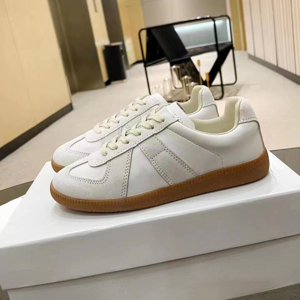 Rep Sneakers Designer Shoes Women Casual Shoes Men Trainers Rubber Platform Sneaker Low Top Running Shoes Classic Suede Trainer MM6 Stitching Margielas
Rep Sneakers Designer Shoes Women Casual Shoes Men Trainers Rubber Platform Sneaker Low Top Running Shoes Classic Suede Trainer MM6 Stitching Margielas