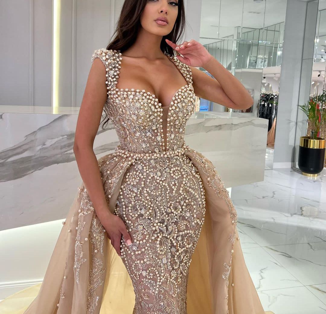 Exquisite Mermaid Evening Dresses Sleeveless V Neck Beads Appliques Sequins Floor Length Pearls Detachable Train Prom Dress Formal Gown Plus Size Gown