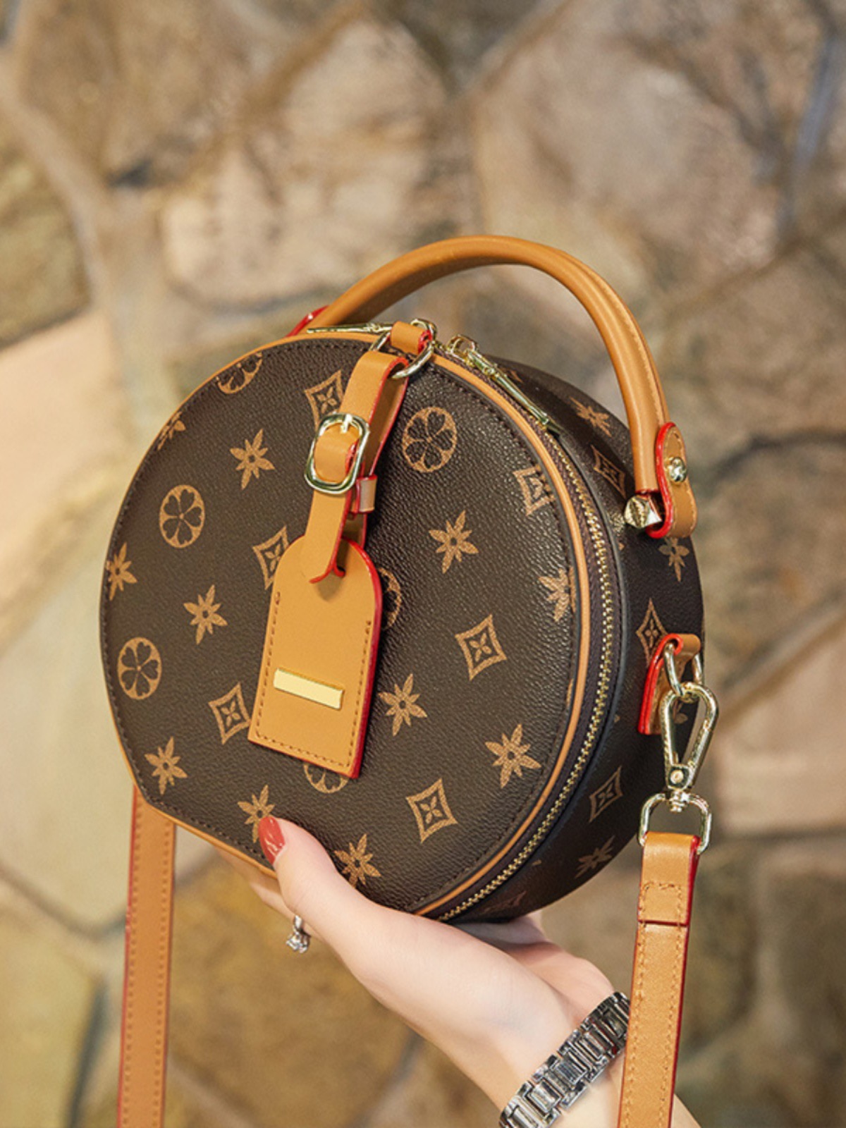 New woman handbag bag Designer shoulder bags Leather Round bags Women's Luxury Brand Designer Handbag Leather Crossbody Bag Camera bag Louiseitys bags viutonity, Black
New woman handbag bag Designer shoulder bags Leather Round bags Women's Luxury Brand Designer Handbag Leather Crossbody Bag Camera bag Louiseitys bags viutonity, Black