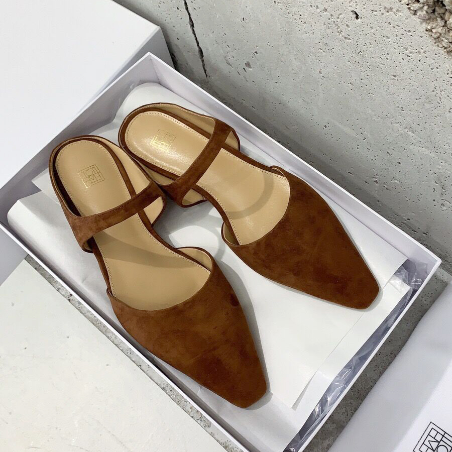 Designer slippers ladies mule sandals toteme dress shoes summer fashion sheepskin small square head flat bottom boat shoes outdoor platform office casual slippers, Black
Designer slippers ladies mule sandals toteme dress shoes summer fashion sheepskin small square head flat bottom boat shoes outdoor platform office casual slippers, Black