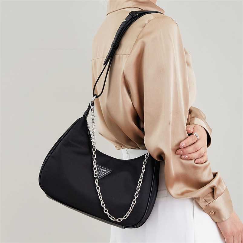 Designer bag High Beauty Saimani Light Luxury Classic Oxford Fabric Big Bag Korean Version Women's Underarm Bag Sen Series Shoulder Bag Crossbody Bag, Black
Designer bag High Beauty Saimani Light Luxury Classic Oxford Fabric Big Bag Korean Version Women's Underarm Bag Sen Series Shoulder Bag Crossbody Bag, Black