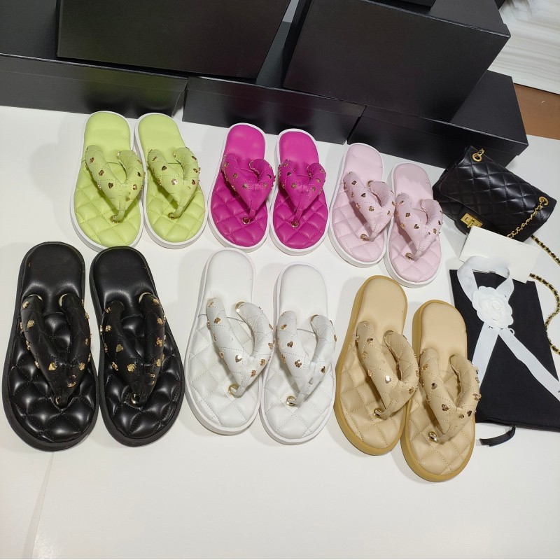 2023 35-42 Women Lambskin Slippers Quilted Padded Pool Slides Thong Flip Flops with Gold Charms CHANL Thick Bottom Platform Dad Mule Slip On Chunky Flat Sandal Shoes, Fill postage
2023 35-42 Women Lambskin Slippers Quilted Padded Pool Slides Thong Flip Flops with Gold Charms CHANL Thick Bottom Platform Dad Mule Slip On Chunky Flat Sandal Shoes, Fill postage