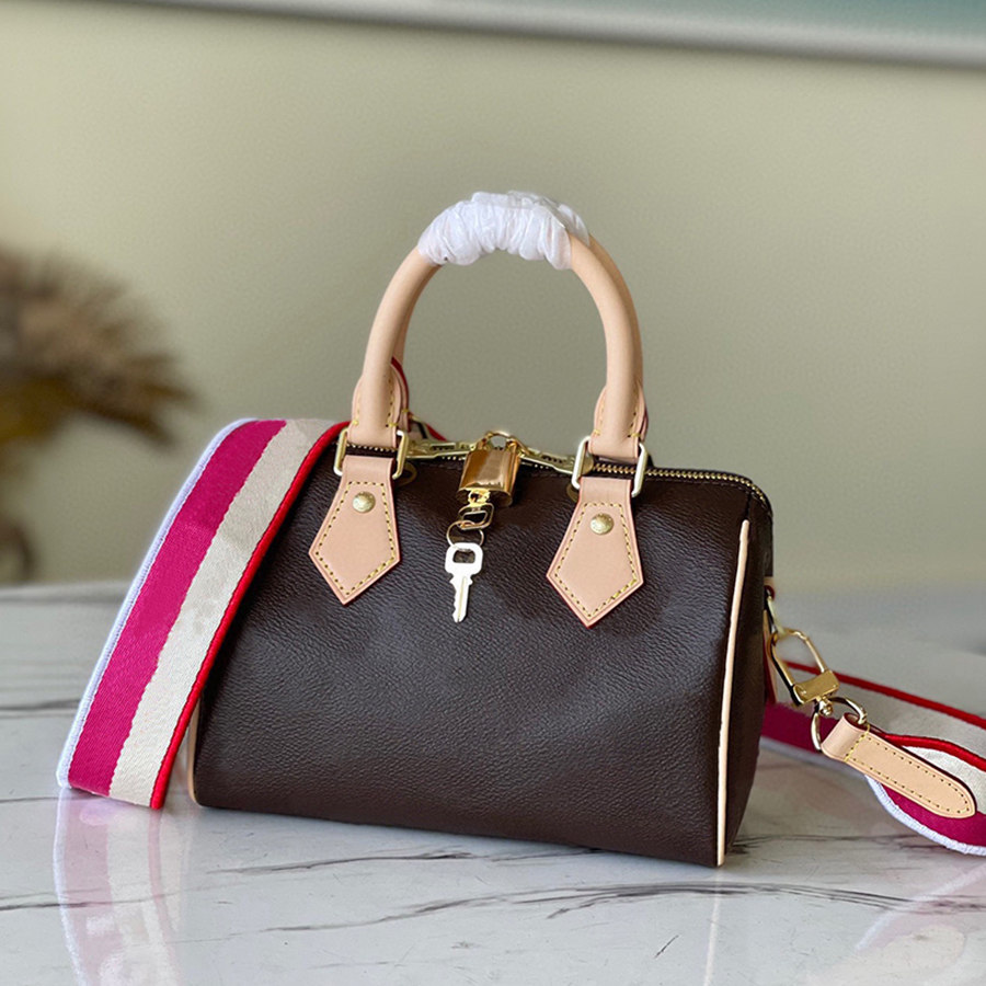 Designer Chain Bags Luxury Crossbody Bags 1:1 Quality Genuine Leather Shoulder Bag 20.5CM With Box ML042, M45957
Designer Chain Bags Luxury Crossbody Bags 1:1 Quality Genuine Leather Shoulder Bag 20.5CM With Box ML042, M45957