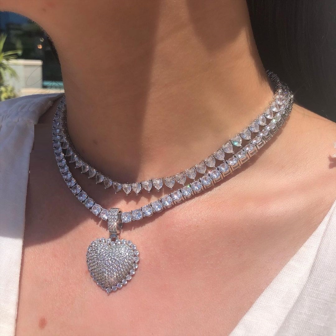 Chokers Top Quality Valentine's Day Gift Jewelry Micro Pave 5A CZ Passion Heart Pendant Lovely Women Girlfriend Necklace 230411