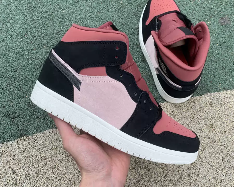 2023 Basketball Shoes 1S Jumpman 1 Mid Particle Beige Black Women Fashion Trainers Sneakers Sports Come With Box
2023 Basketball Shoes 1S Jumpman 1 Mid Particle Beige Black Women Fashion Trainers Sneakers Sports Come With Box