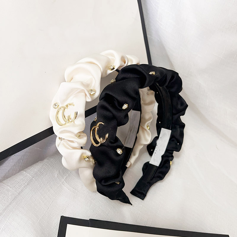 3color Designer Letters Printed PU Leather Headband for Women Girls Wide Edge Bowknot Hair Hoop Outdoor Head Accessories
3color Designer Letters Printed PU Leather Headband for Women Girls Wide Edge Bowknot Hair Hoop Outdoor Head Accessories