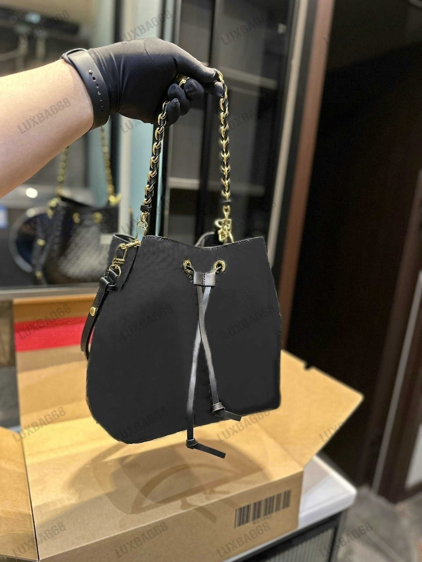 2023 SS Braided Neonoe BB M22598 Drawstring Bag Women's Designer Neo Noe Bucket Bag Luxurys Handbag Embossed Leather with Nano Monograms pattern, #1
2023 SS Braided Neonoe BB M22598 Drawstring Bag Women's Designer Neo Noe Bucket Bag Luxurys Handbag Embossed Leather with Nano Monograms pattern, #1