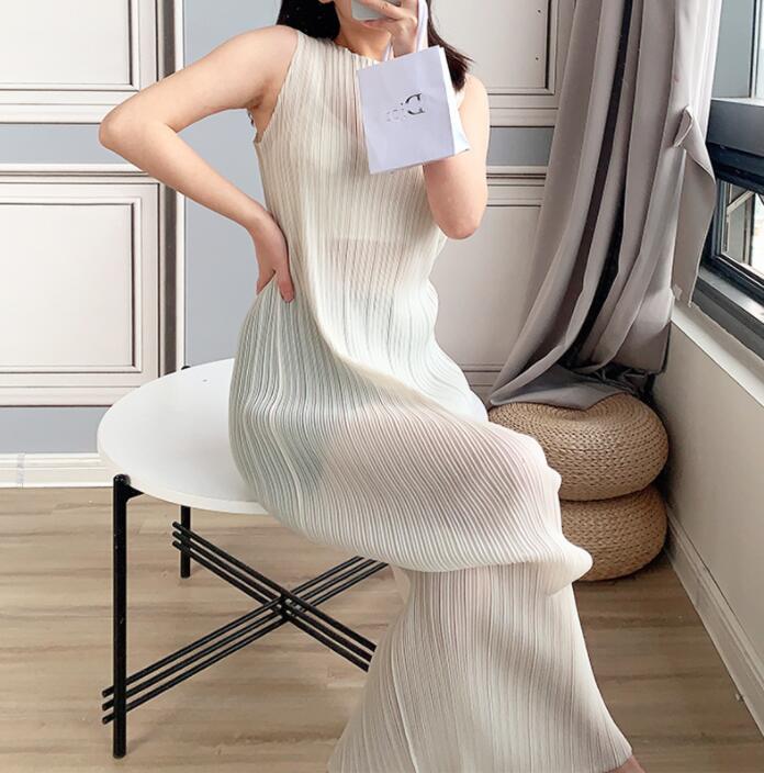 2025 New ISSEY Pleated Sleeveless Long Skirt11