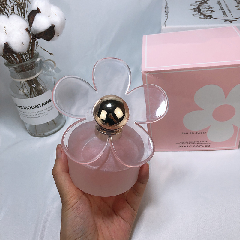 Top perfumes fragrances for woman perfume spray 100ml EDT fast postage charming floral fruity smell for any skin
Top perfumes fragrances for woman perfume spray 100ml EDT fast postage charming floral fruity smell for any skin
