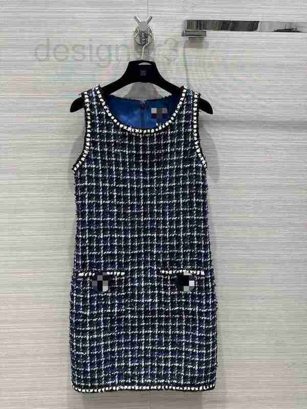 Casual Dresses designer Tank Skirt 2023 Spring New Black and White Edge Decorative Splice Gradient Blue Woven Dress C7TR, Navy blue
Casual Dresses designer Tank Skirt 2023 Spring New Black and White Edge Decorative Splice Gradient Blue Woven Dress C7TR, Navy blue