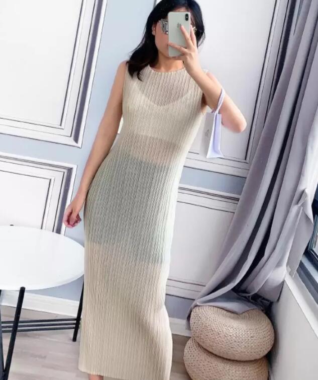 2025 New ISSEY Pleated Sleeveless Long Skirt11