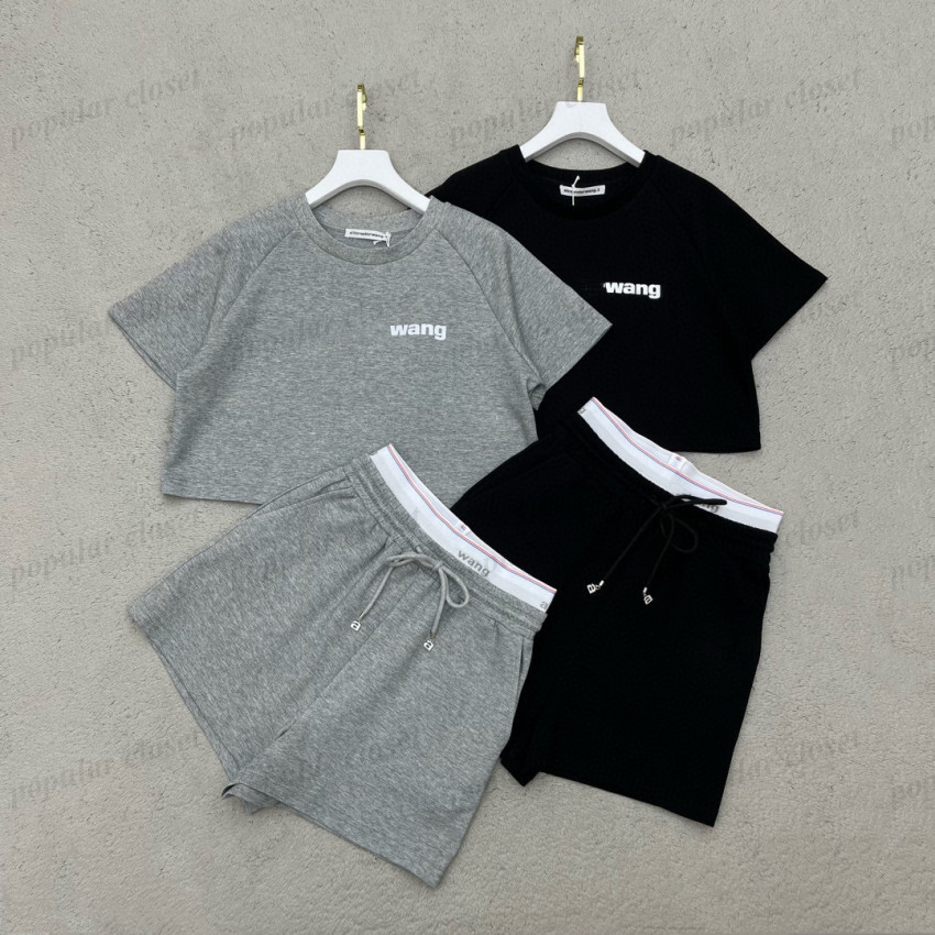 Casual Summer Women Tracksuits Designer Sports Suit Clothes Pure Cotton Short Sleeve Letter Tshiort with Shorts Set Top Quality SML, Grey
Casual Summer Women Tracksuits Designer Sports Suit Clothes Pure Cotton Short Sleeve Letter Tshiort with Shorts Set Top Quality SML, Grey