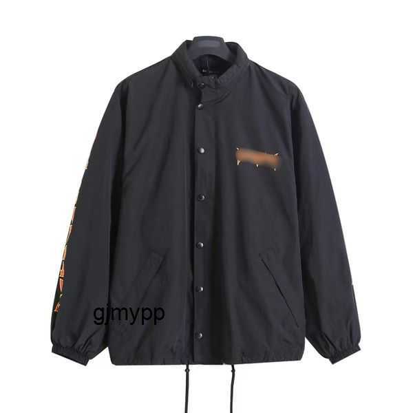 Men's Jackets American Outdoor T Classic Mountain Function Windproof and Waterproof Splicing Japanese Retro Hooded Charge Coat 12CANC
Men's Jackets American Outdoor T Classic Mountain Function Windproof and Waterproof Splicing Japanese Retro Hooded Charge Coat 12CANC