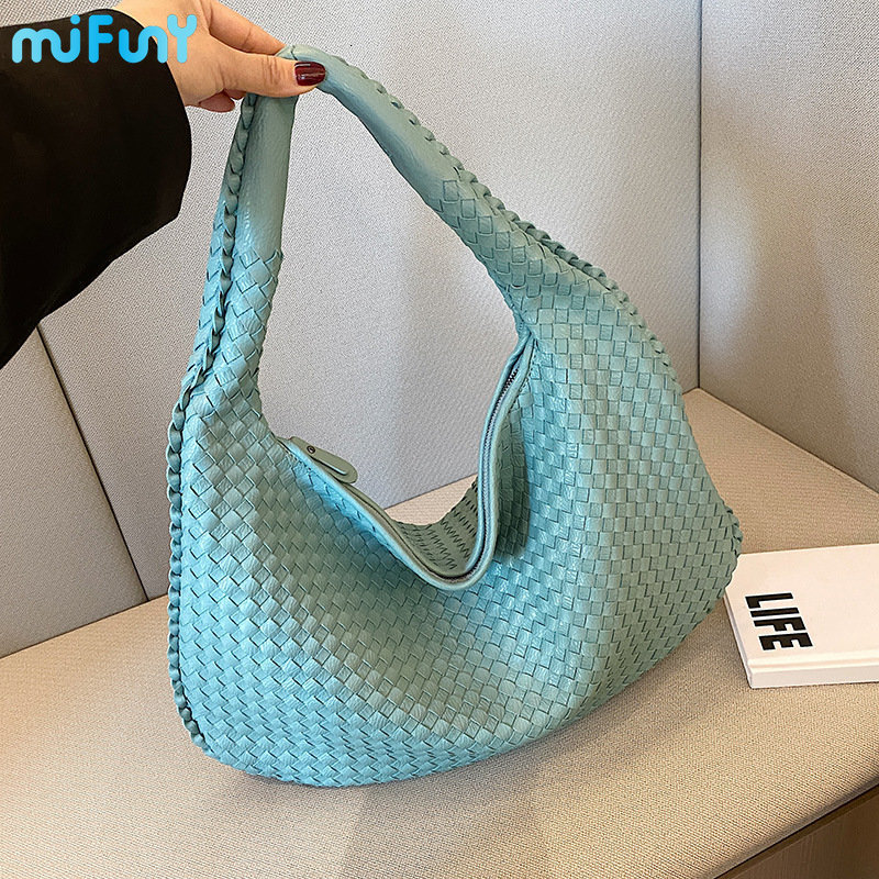 Waist Bags Mifuny Vegan Leather Hobo Handmade Woven Casual Female Handbag Big Capacity Patchwork Zipper Women Shoulder Tote 230410, Black
Waist Bags Mifuny Vegan Leather Hobo Handmade Woven Casual Female Handbag Big Capacity Patchwork Zipper Women Shoulder Tote 230410, Black