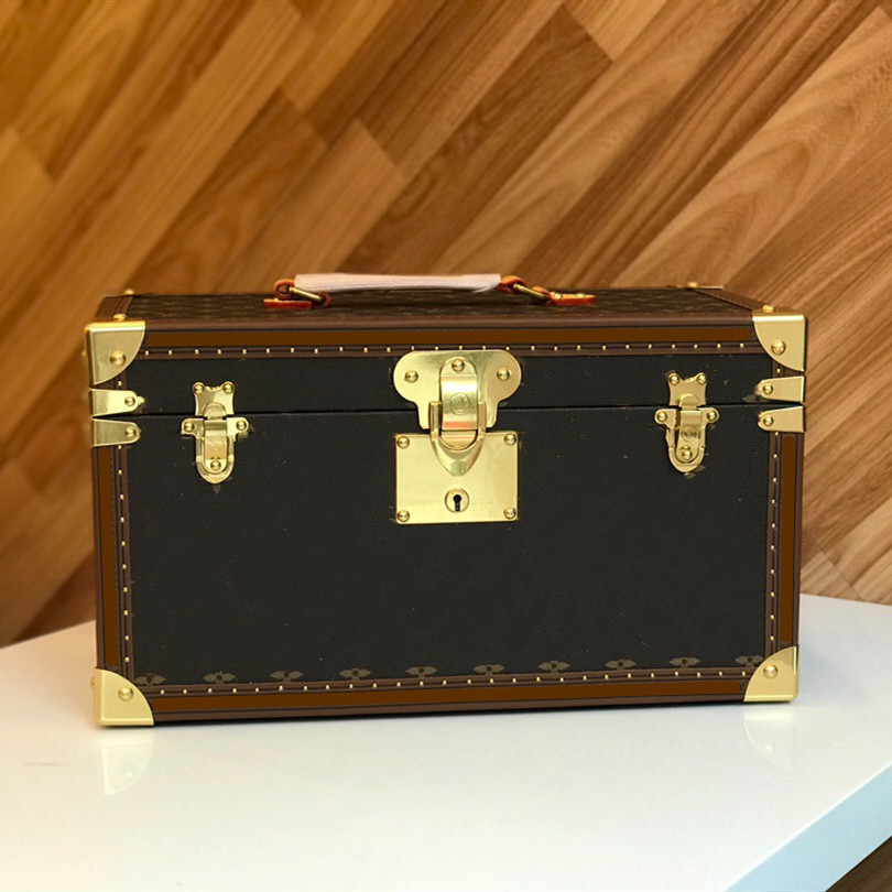 Designer Makeup Train Cases with Mirror Cosmetics Organizer Box Travel Makeup Suitcase Women Cosmetic Train Case Cosmetic Bag Women Makeup Bag, Brown
Designer Makeup Train Cases with Mirror Cosmetics Organizer Box Travel Makeup Suitcase Women Cosmetic Train Case Cosmetic Bag Women Makeup Bag, Brown