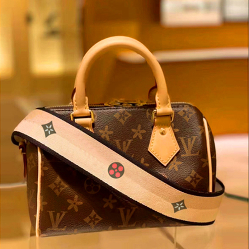 Vintage Speedy 16cm Women Shoulder Crossbody Bags Louise Boston Pillow Bag Designer Handbags Mini Totes Viuton Nano Luxury Lady Purses, Add box + dust bag
Vintage Speedy 16cm Women Shoulder Crossbody Bags Louise Boston Pillow Bag Designer Handbags Mini Totes Viuton Nano Luxury Lady Purses, Add box + dust bag