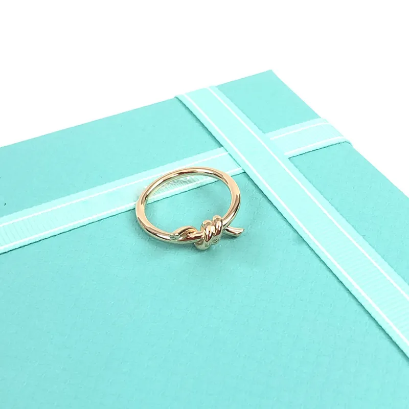 Luxury designer ring men and women rings fashion classic style with diamonds gifts for engagement good nice
Luxury designer ring men and women rings fashion classic style with diamonds gifts for engagement good nice