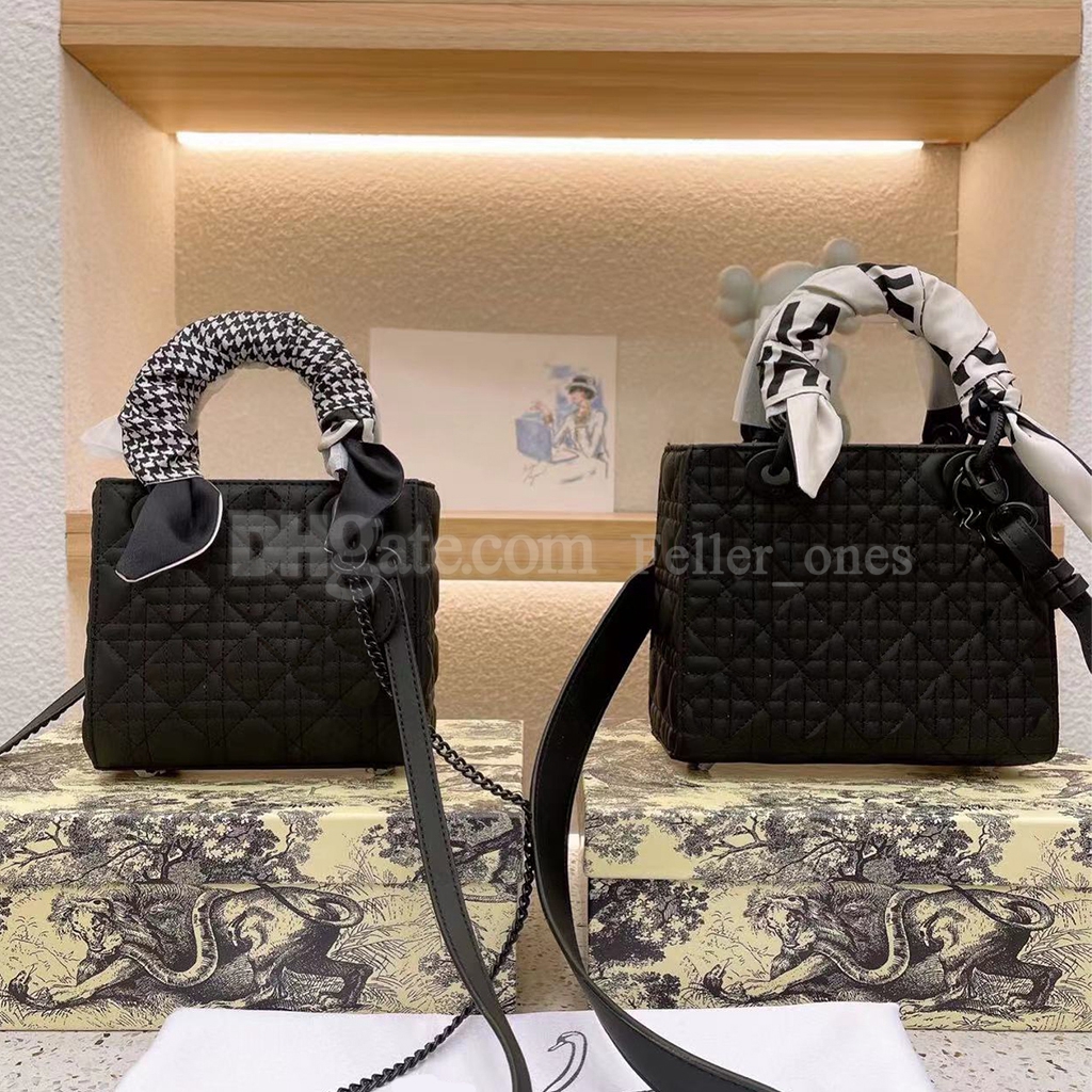 Luxurys Designer Leather Bag For Women Frosted Handbags Totes Clutch Flap Handbag Famous Fashion BOY MINI Bags Travel Crossbody WOC Summer Shoulder Wallet Purses, Box
Luxurys Designer Leather Bag For Women Frosted Handbags Totes Clutch Flap Handbag Famous Fashion BOY MINI Bags Travel Crossbody WOC Summer Shoulder Wallet Purses, Box