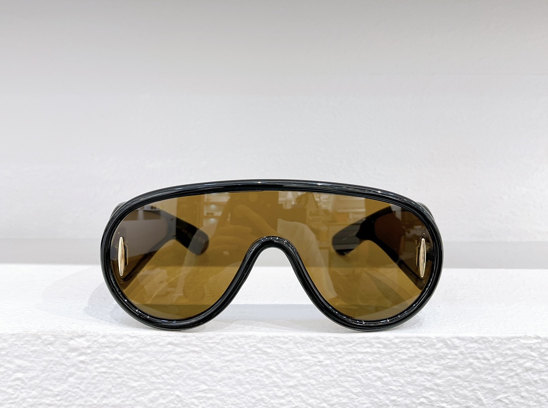 Men Sunglasses For Women Latest Selling Fashion Sun Glasses Mens Sunglass Gafas De Sol Glass UV400 Lens With Random Matching Box 40108I
Men Sunglasses For Women Latest Selling Fashion Sun Glasses Mens Sunglass Gafas De Sol Glass UV400 Lens With Random Matching Box 40108I
